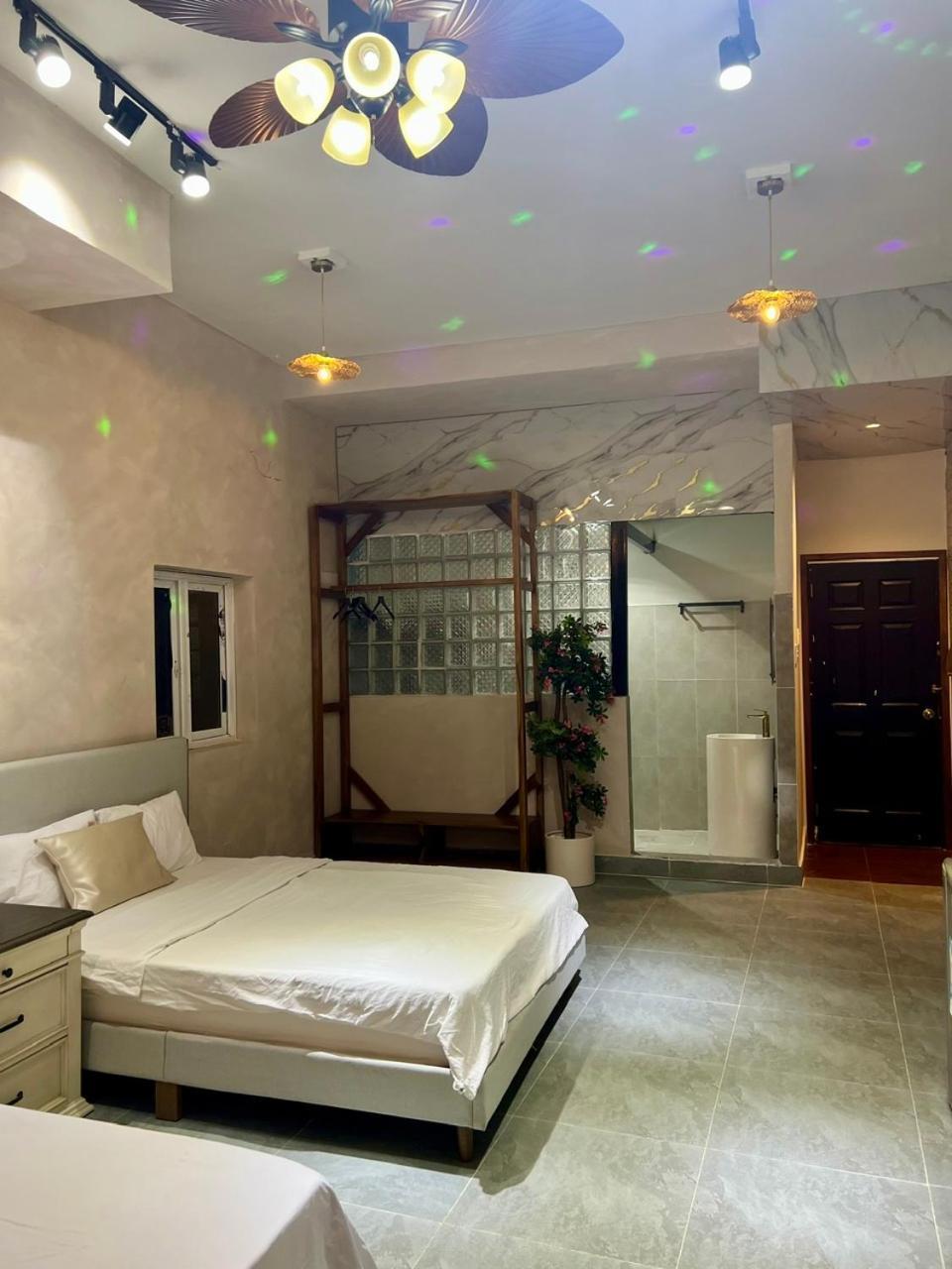 Vintage In Heart District 1- 5mins To Benthanh Market, Buivien Street Hotel *